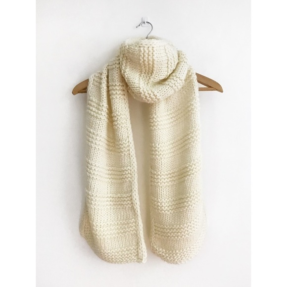 Old Navy Chunky Sweater-Knit Scarf Cream - Picture 1 of 11
